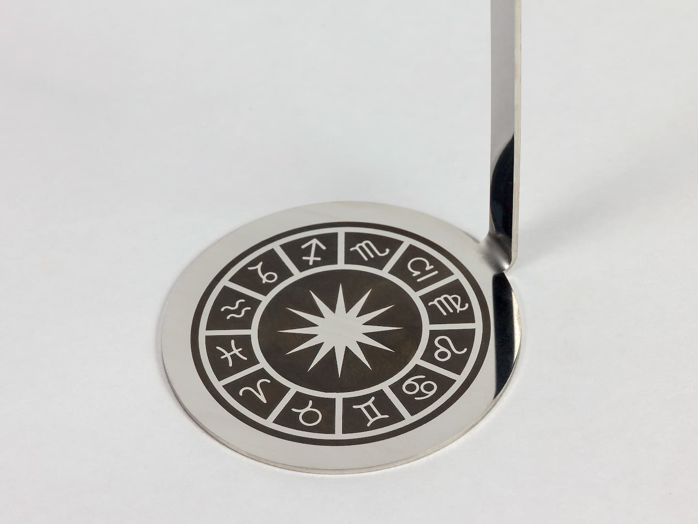 Настольный биокамин Lux Fire Зодиак "Козерог" Чёрный по цене 15 000 руб.